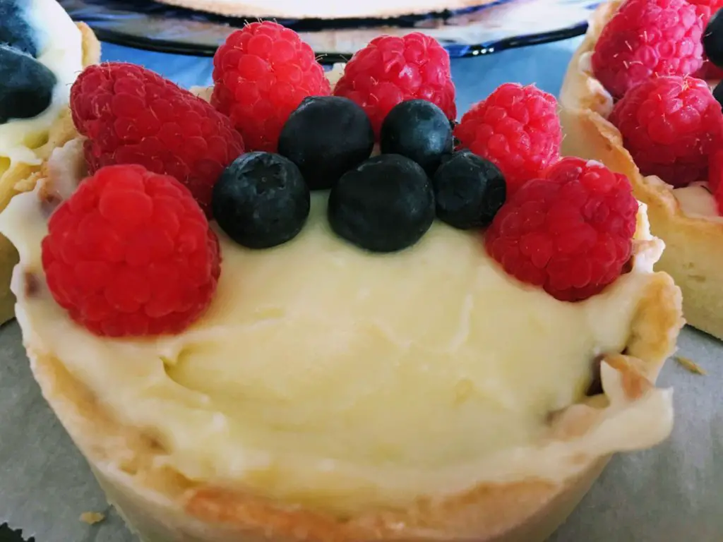 fruit tart with homemade vanilla pastry cream