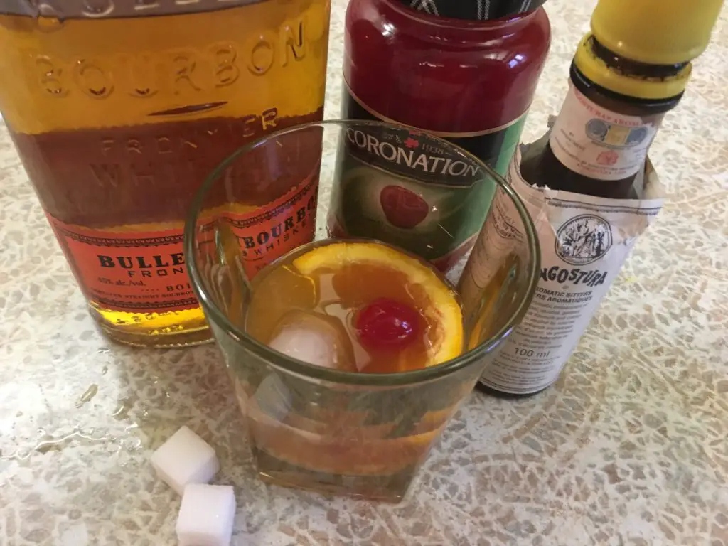 how to make an old fashioned bourbon cocktail