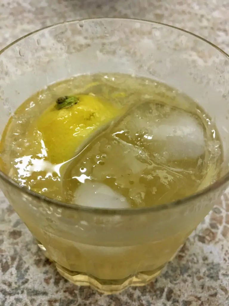 sparkling bourbon lemonade how to make classic bourbon cocktails
