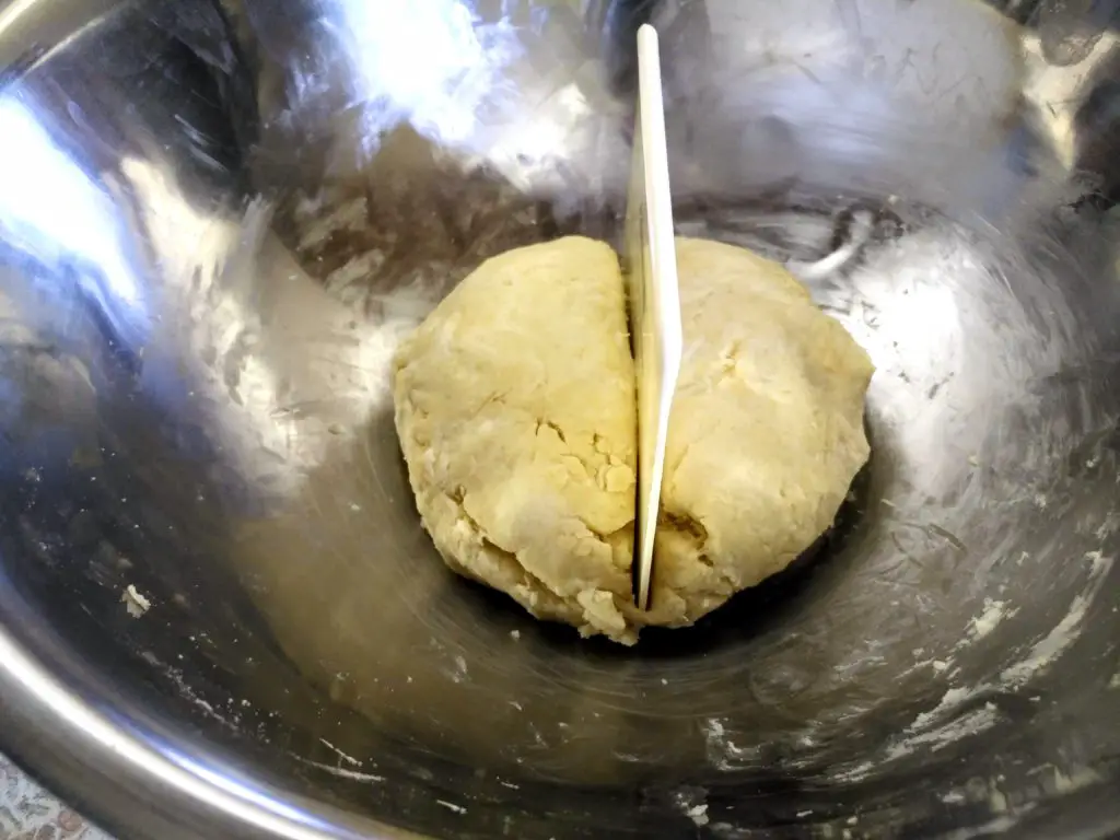 dividing pie dough