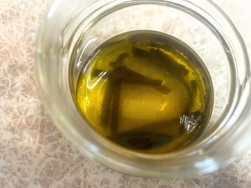 infusing olive oil with vanilla beans