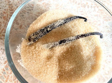making vanilla sugar